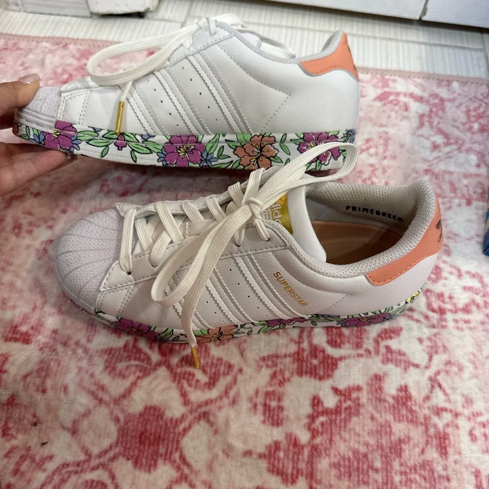 Hard-to-find Adidas Originals Superstar Floral Sneakers in women’s size 6